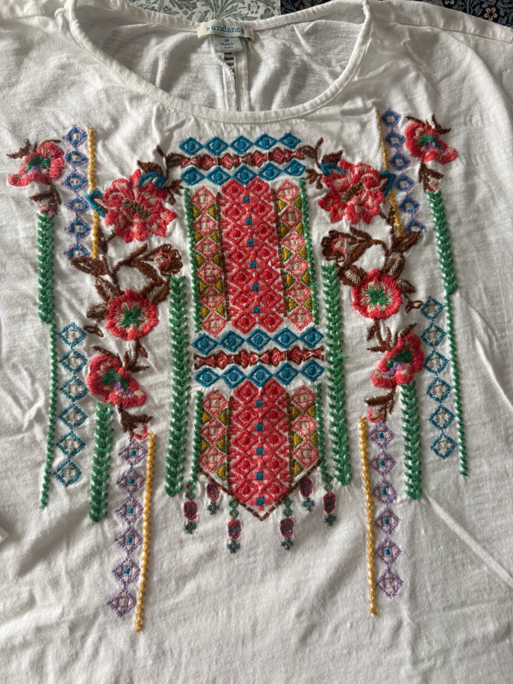 Sundance Garden Beauty White Floral Embroidered Long Sleeve Curved Hem Tee Sz M - Picture 3 of 9